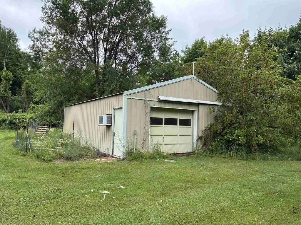 12160 S West Bay Shore Drive Elmwood Charter Township MI 49684