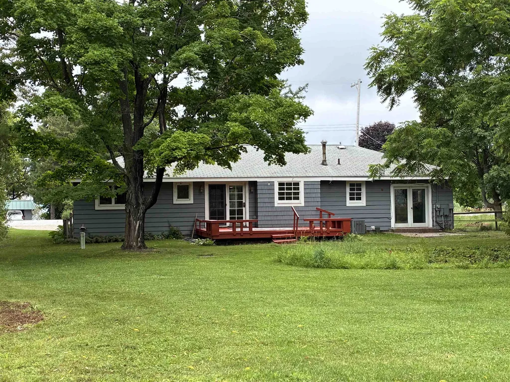 12160 S West Bay Shore Drive Elmwood Charter Township MI 49684