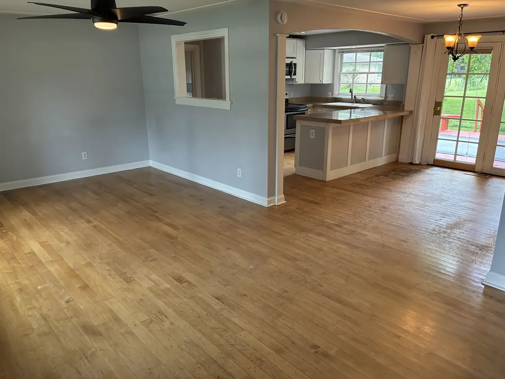 12160 S West Bay Shore Drive Elmwood Charter Township MI 49684