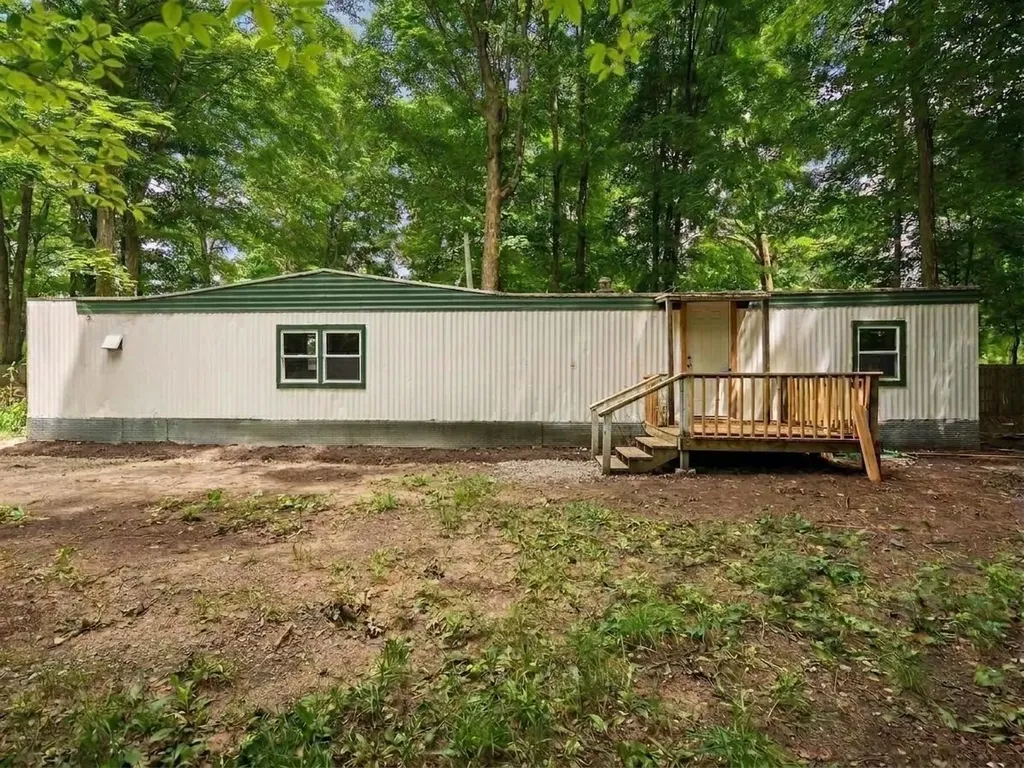 4519 E Mobile Trail Blair Township MI 49685