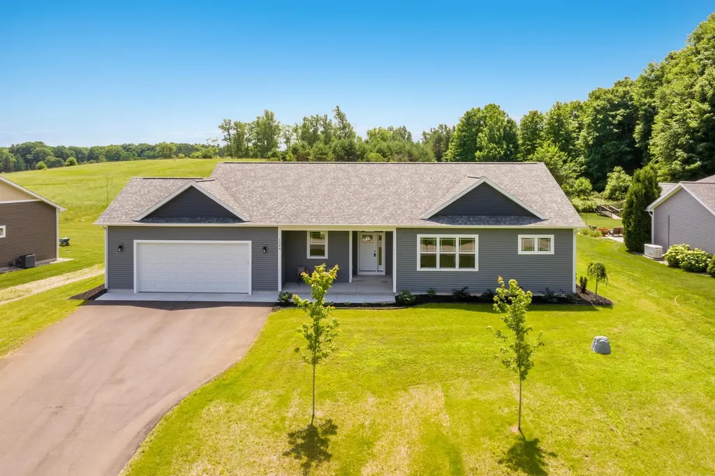 1546 Oban Way East Bay Township MI 49696