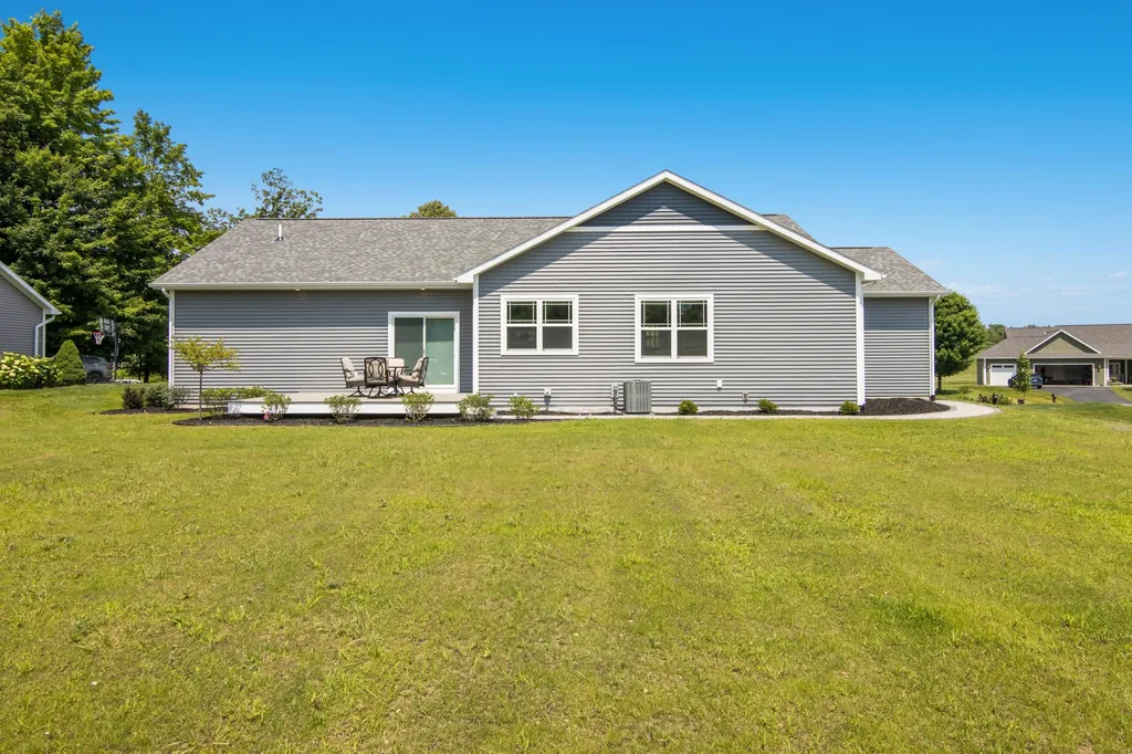 1546 Oban Way East Bay Township MI 49696