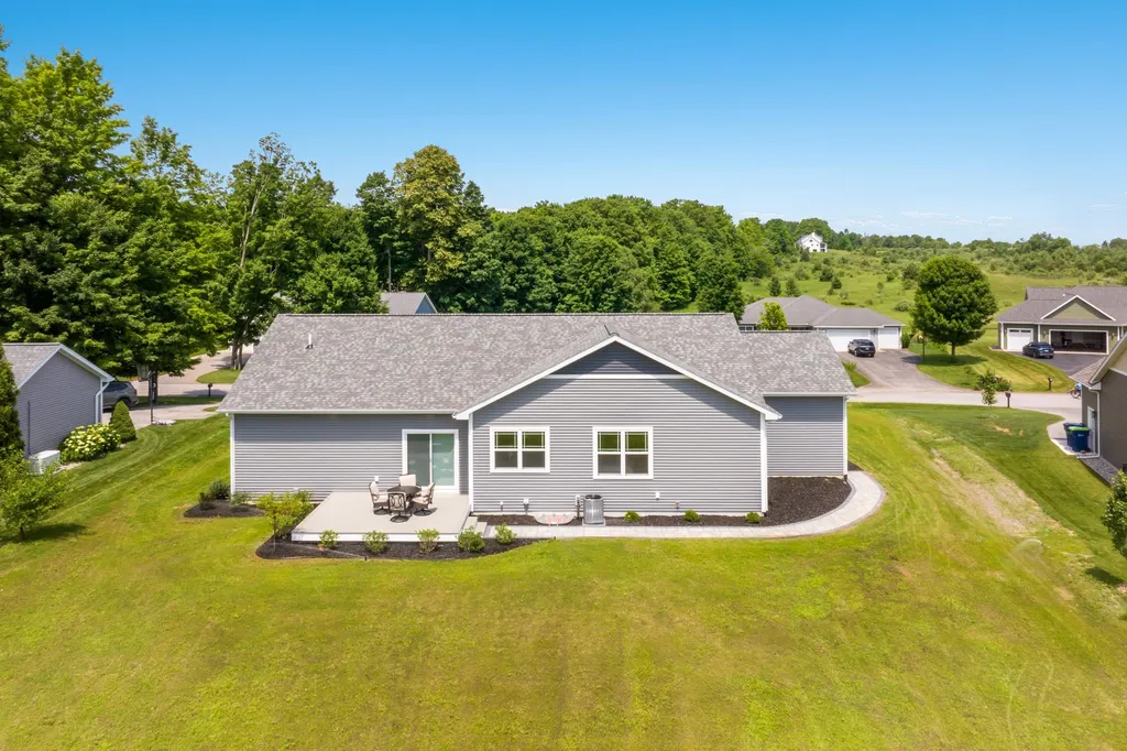 1546 Oban Way East Bay Township MI 49696