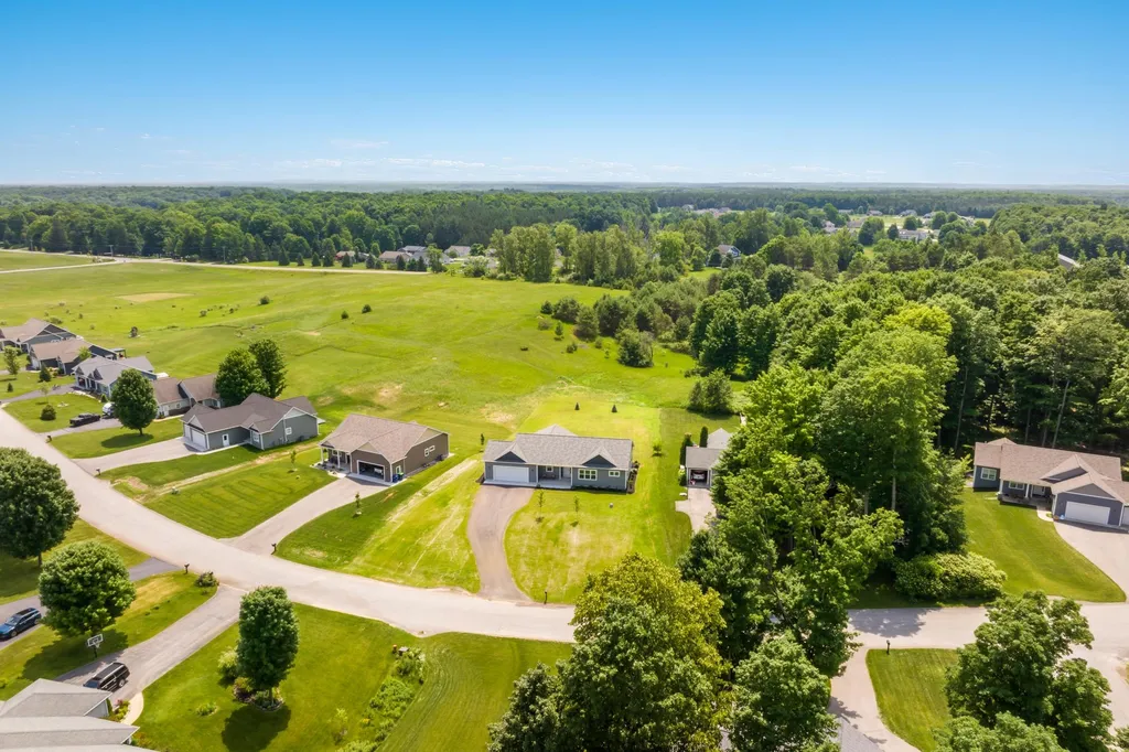 1546 Oban Way East Bay Township MI 49696
