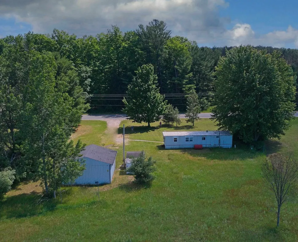 1395 E Duck Lake Road Green Lake Township MI 49637