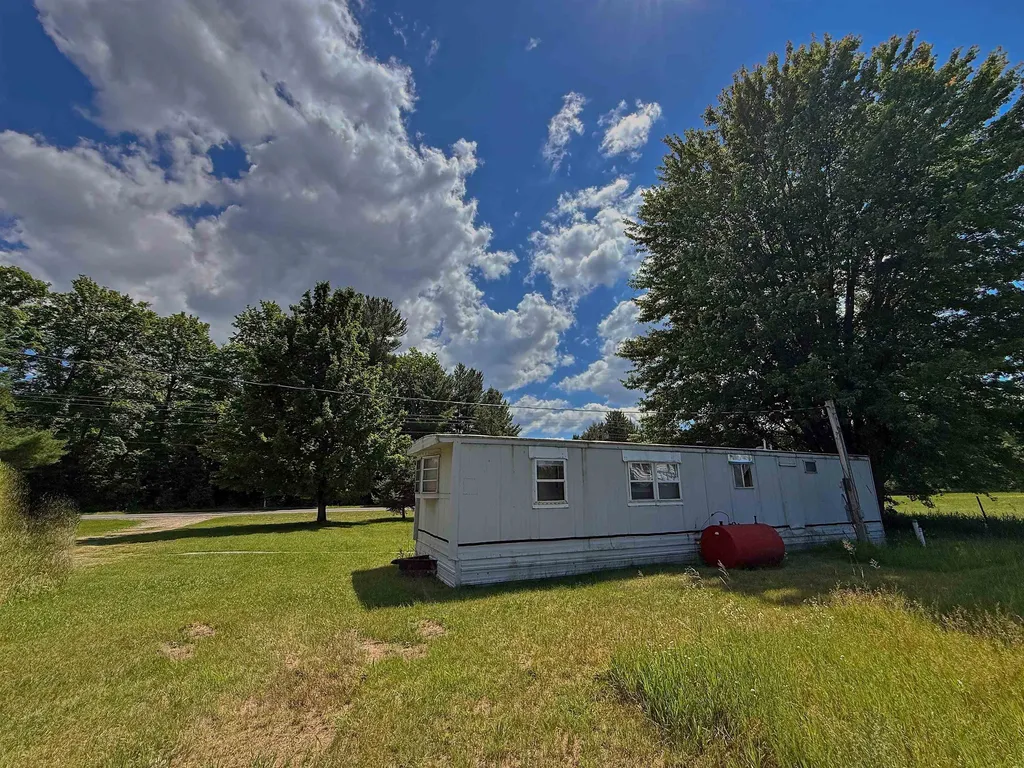 1395 E Duck Lake Road Green Lake Township MI 49637