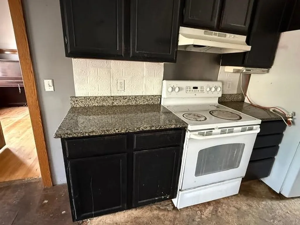 319 E Nelson Street Cadillac City MI 49601