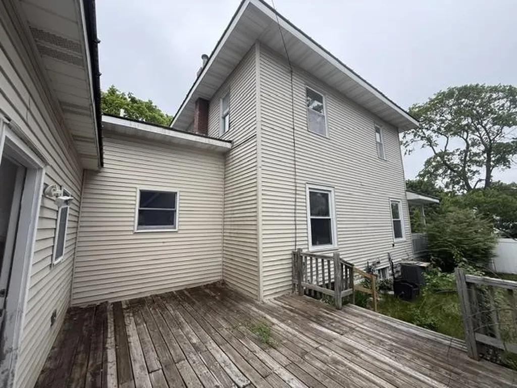 319 E Nelson Street Cadillac City MI 49601