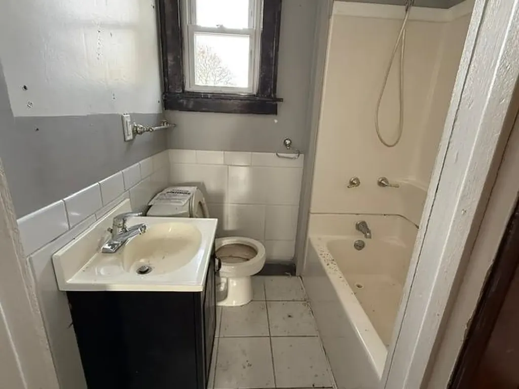 319 E Nelson Street Cadillac City MI 49601