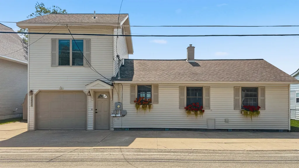 1027 E Lake Mitchell Drive Cherry Grove Township MI 49601