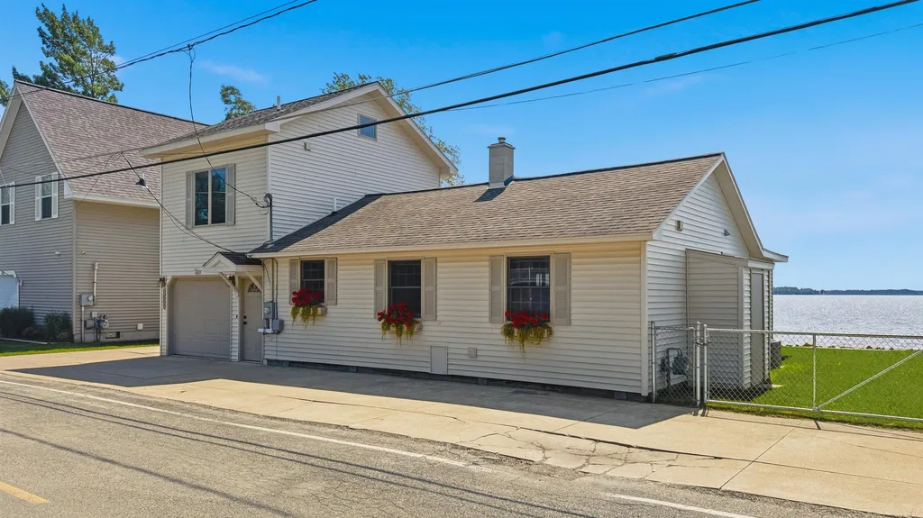 1027 E Lake Mitchell Drive Cherry Grove Township MI 49601