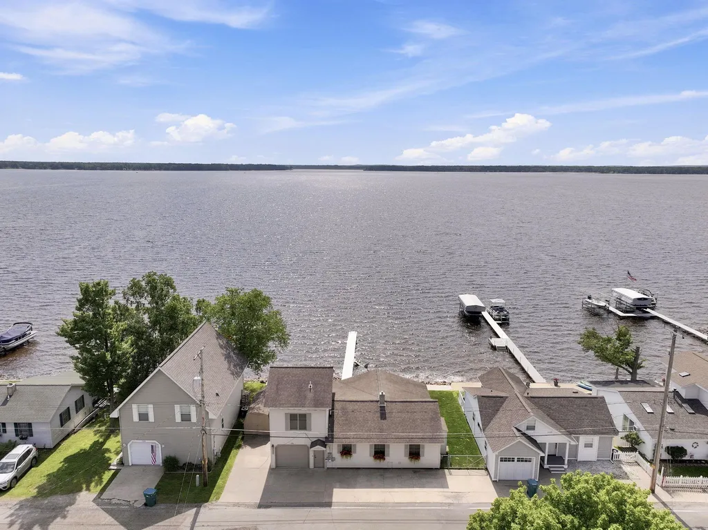 1027 E Lake Mitchell Drive Cherry Grove Township MI 49601