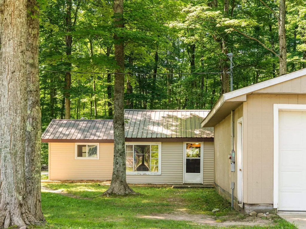 5251 E Shore Drive Coldsprings Township MI 49646