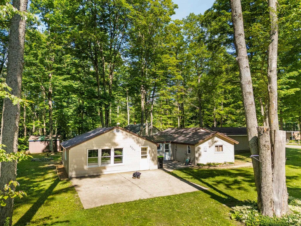 5251 E Shore Drive Coldsprings Township MI 49646