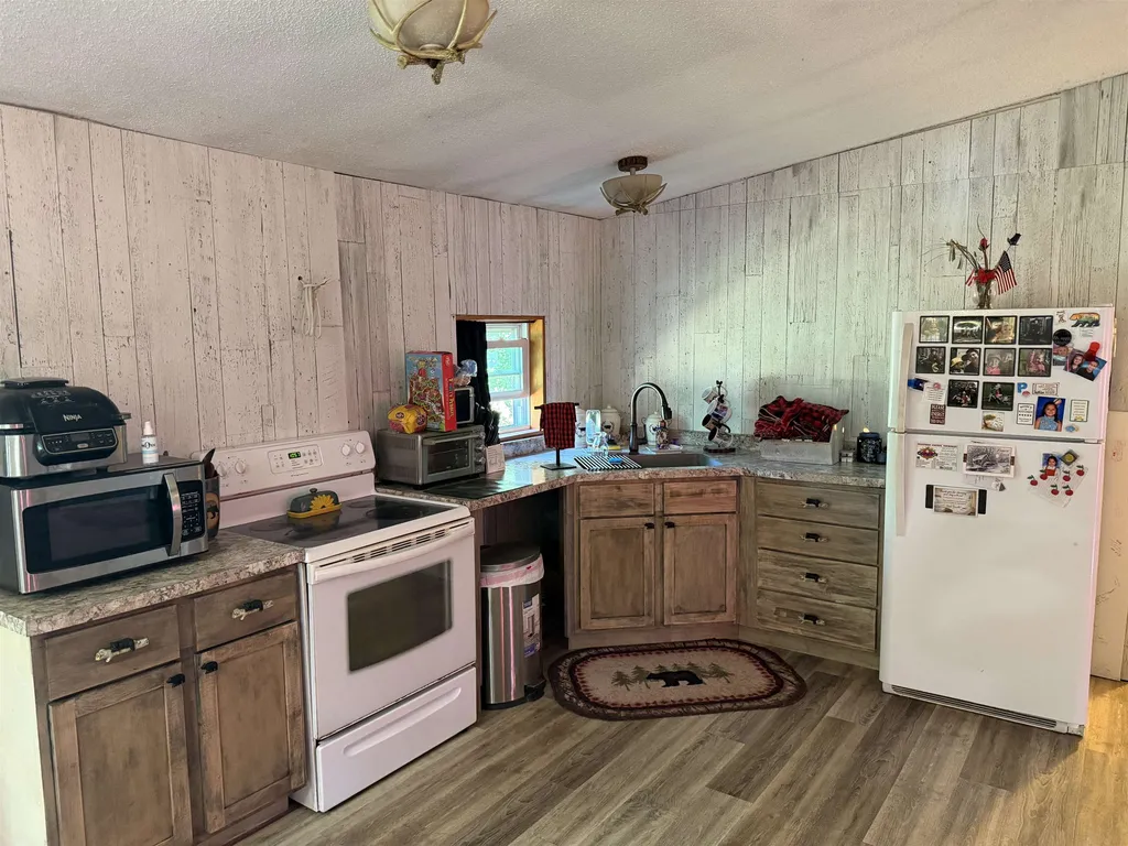 8819 Harlan Road Cleon Township MI 49625
