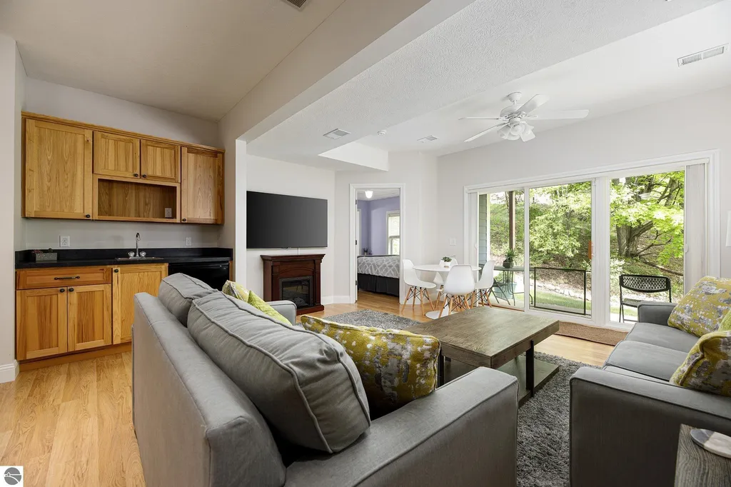 10579 Camrose Circle Traverse City City MI 49684