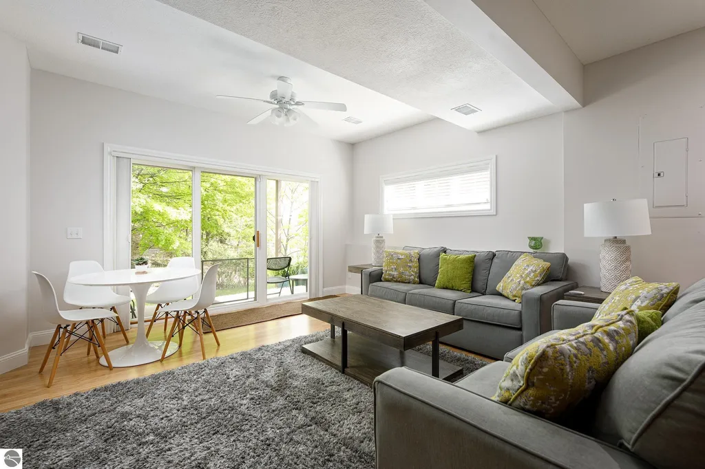 10579 Camrose Circle Traverse City City MI 49684
