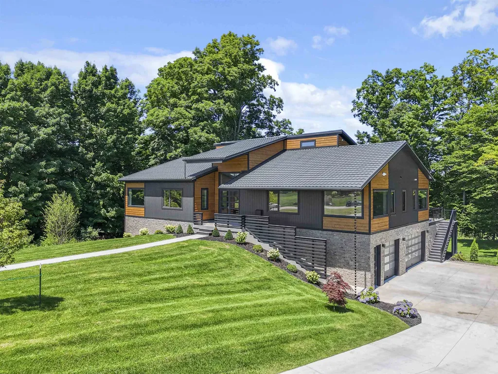 7777 Turnberry Circle Acme Township MI 49690