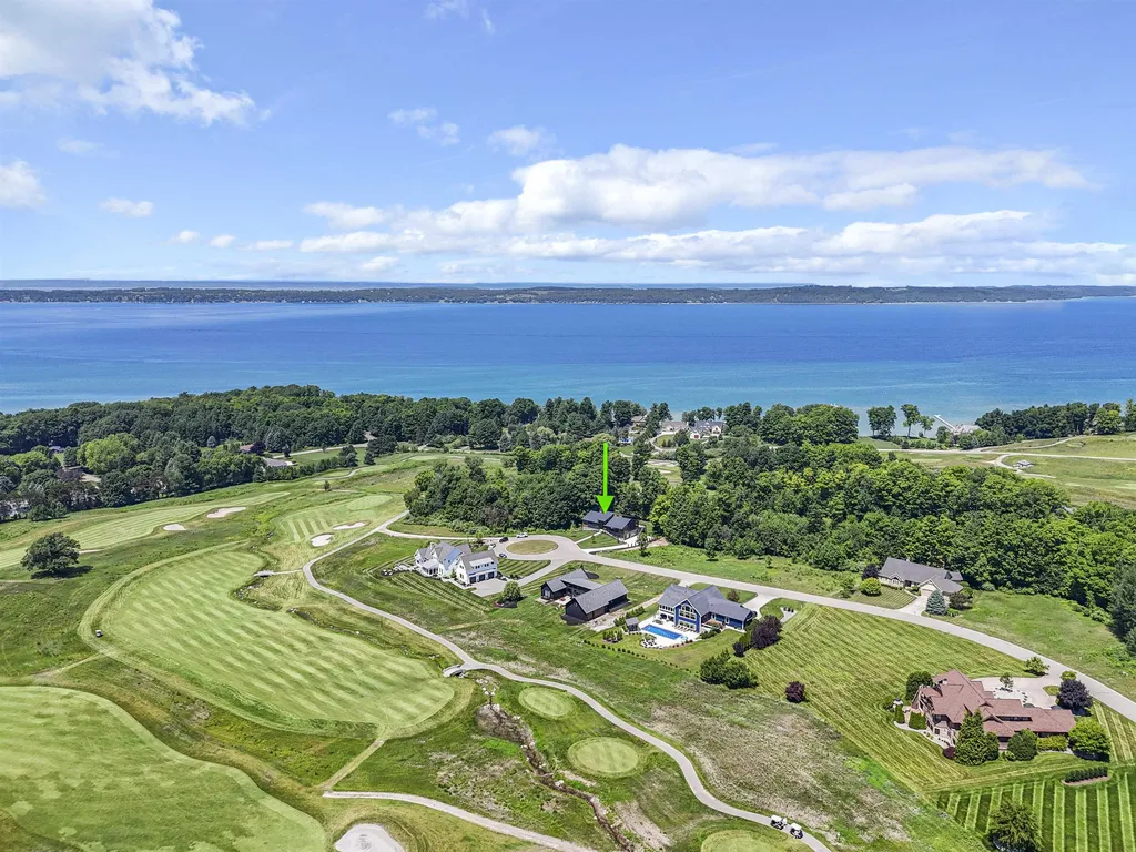 7777 Turnberry Circle Acme Township MI 49690