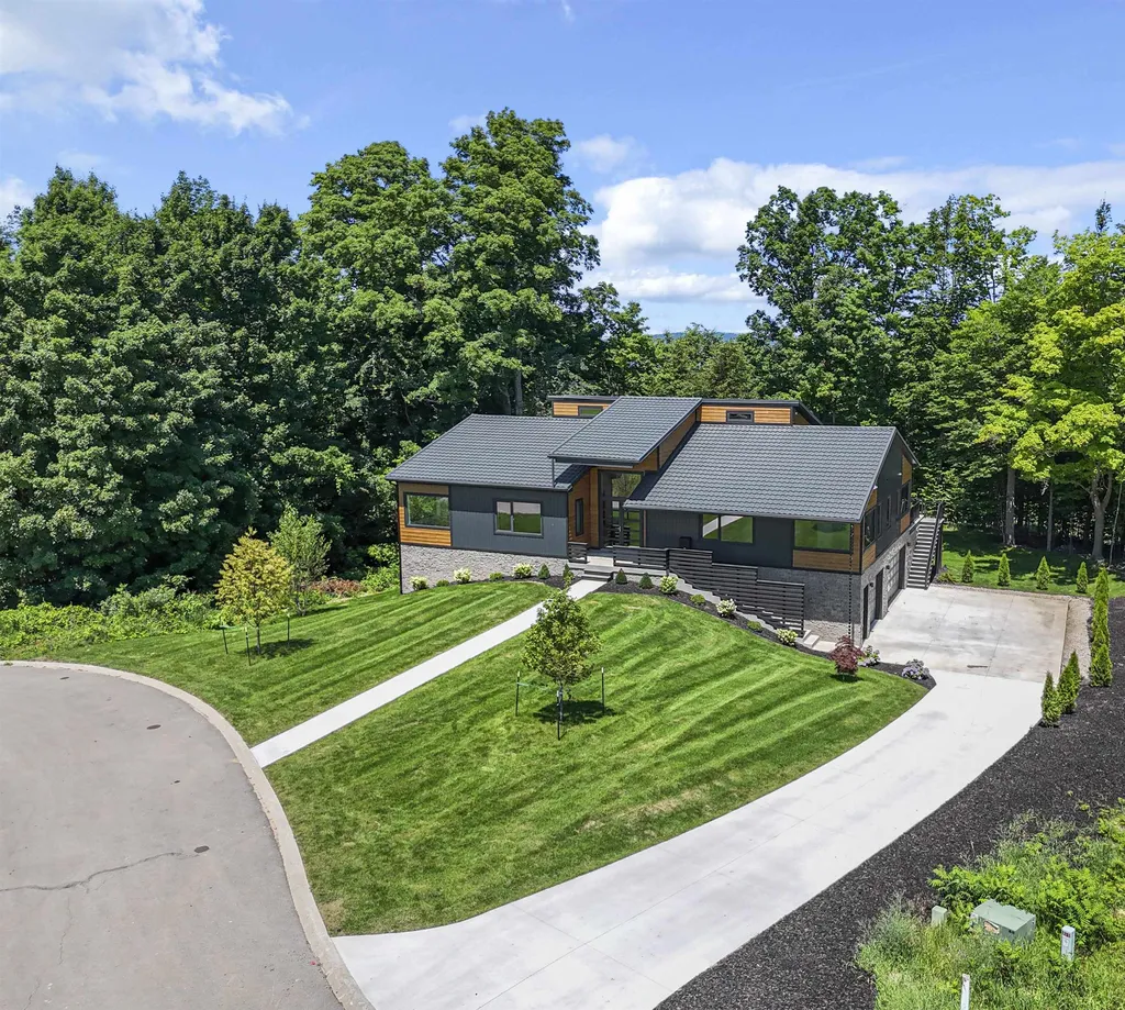 7777 Turnberry Circle Acme Township MI 49690