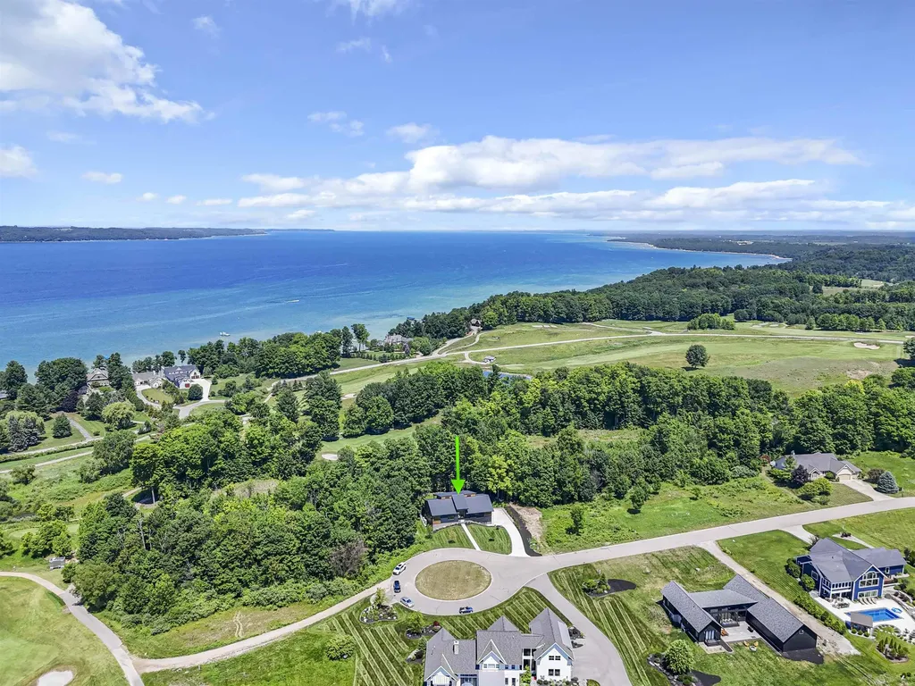 7777 Turnberry Circle Acme Township MI 49690