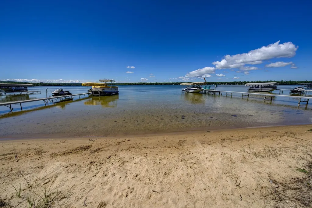 4125 Peninsular Shores Drive Green Lake Township MI 49637