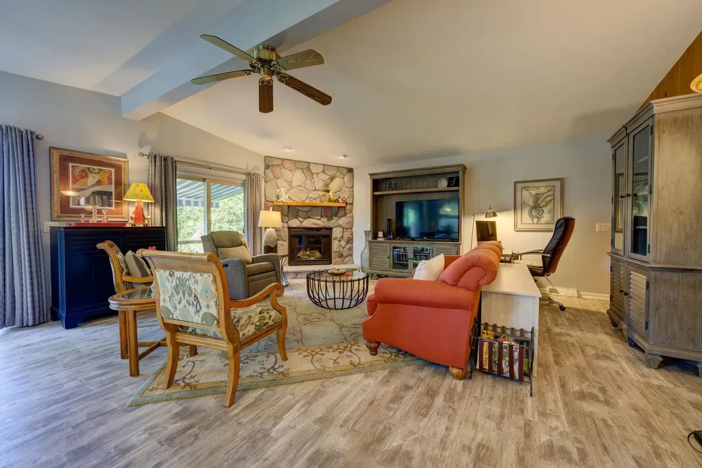 4125 Peninsular Shores Drive Green Lake Township MI 49637
