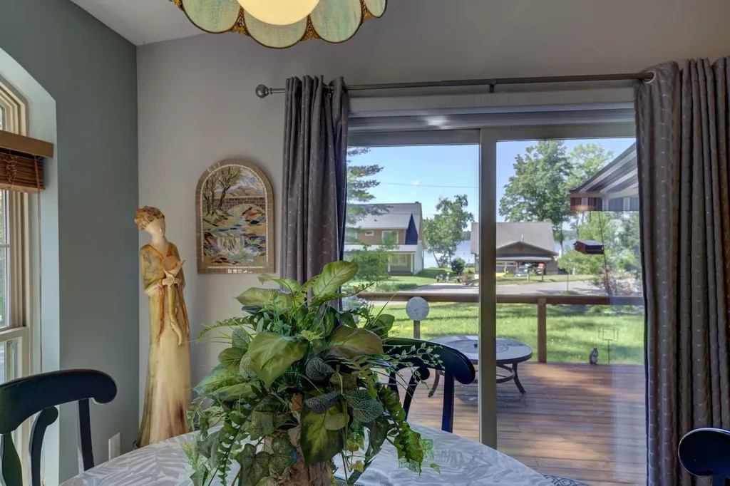 4125 Peninsular Shores Drive Green Lake Township MI 49637