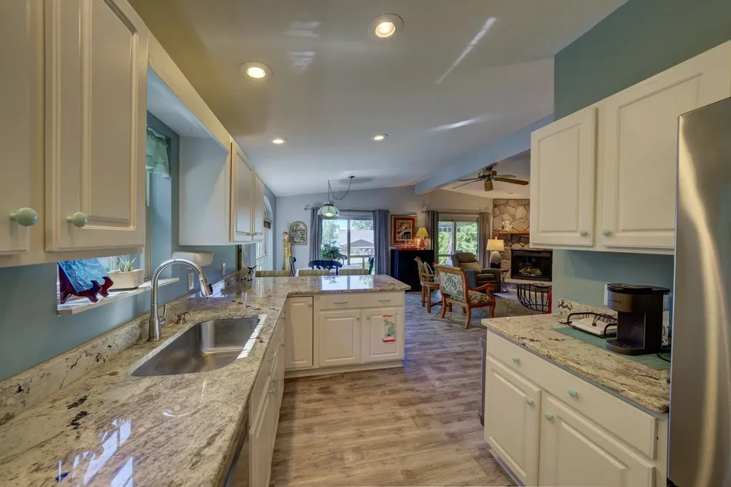 4125 Peninsular Shores Drive Green Lake Township MI 49637