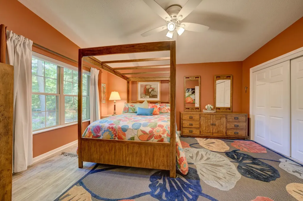 4125 Peninsular Shores Drive Green Lake Township MI 49637