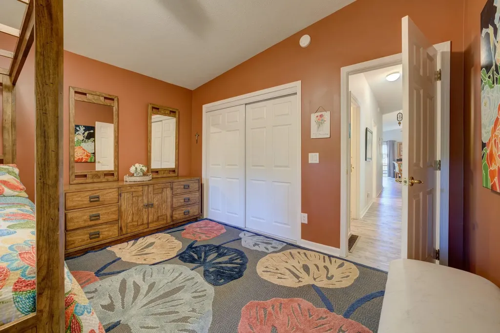 4125 Peninsular Shores Drive Green Lake Township MI 49637