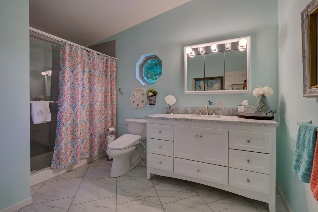 4125 Peninsular Shores Drive Green Lake Township MI 49637