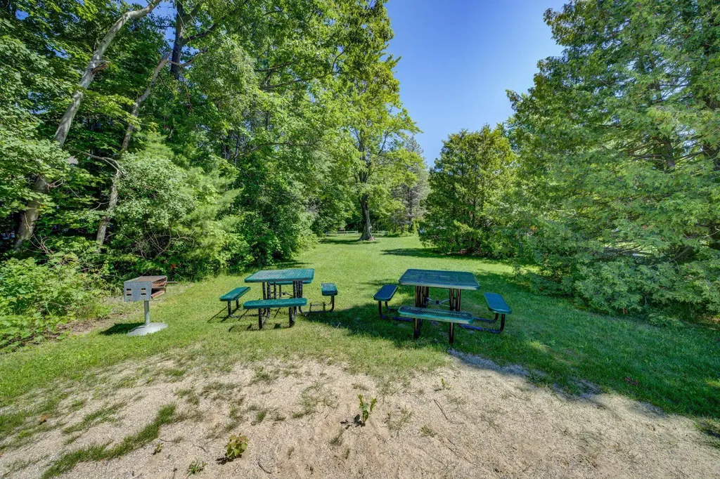 4125 Peninsular Shores Drive Green Lake Township MI 49637