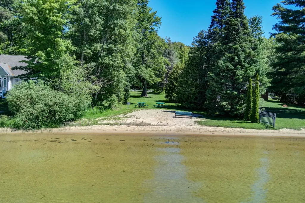 4125 Peninsular Shores Drive Green Lake Township MI 49637