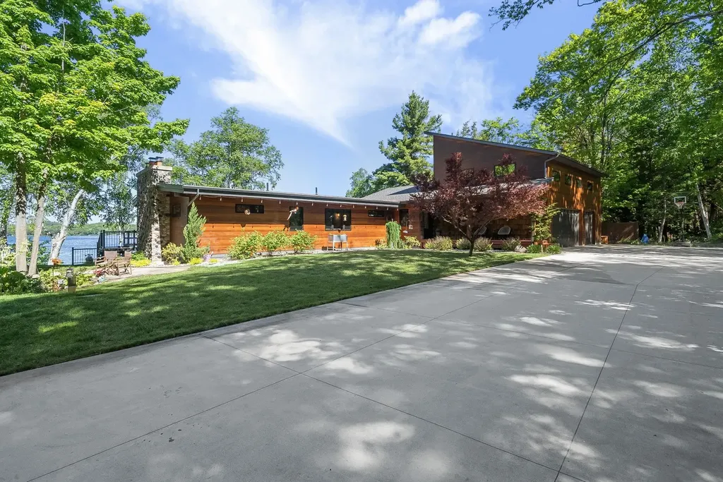 3387 N Lake Leelanau Leland Township MI 49653