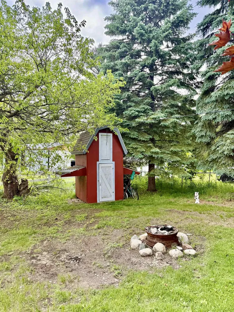 7160 N Cherry Avenue Milton Township MI 49648