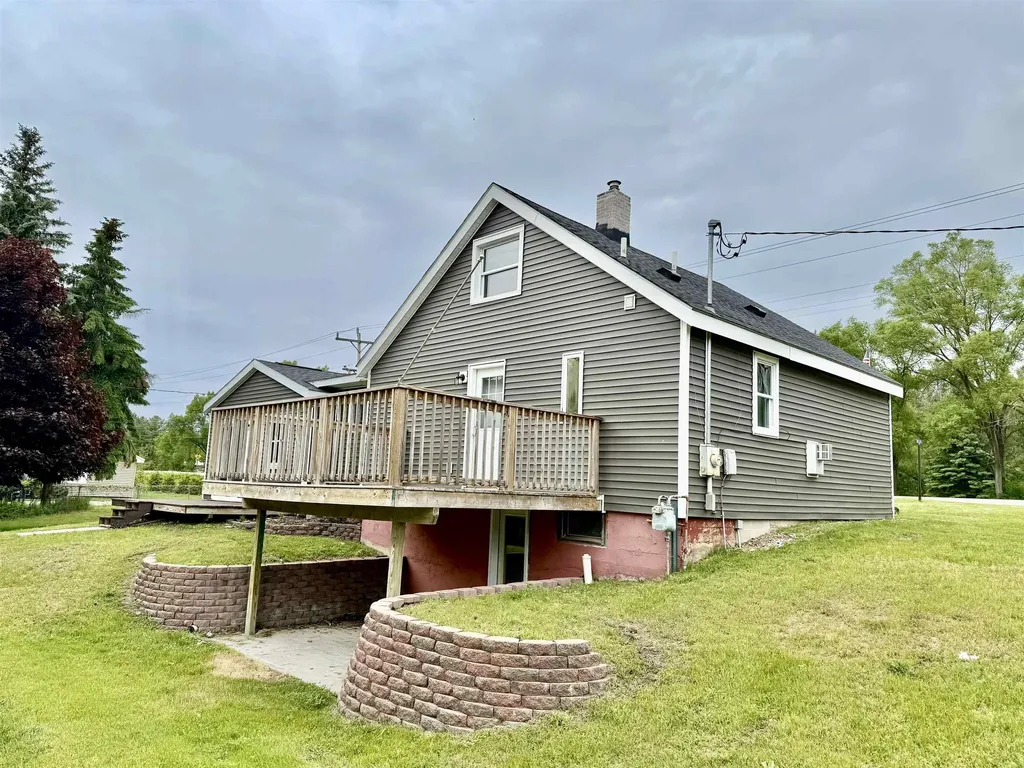 7160 N Cherry Avenue Milton Township MI 49648