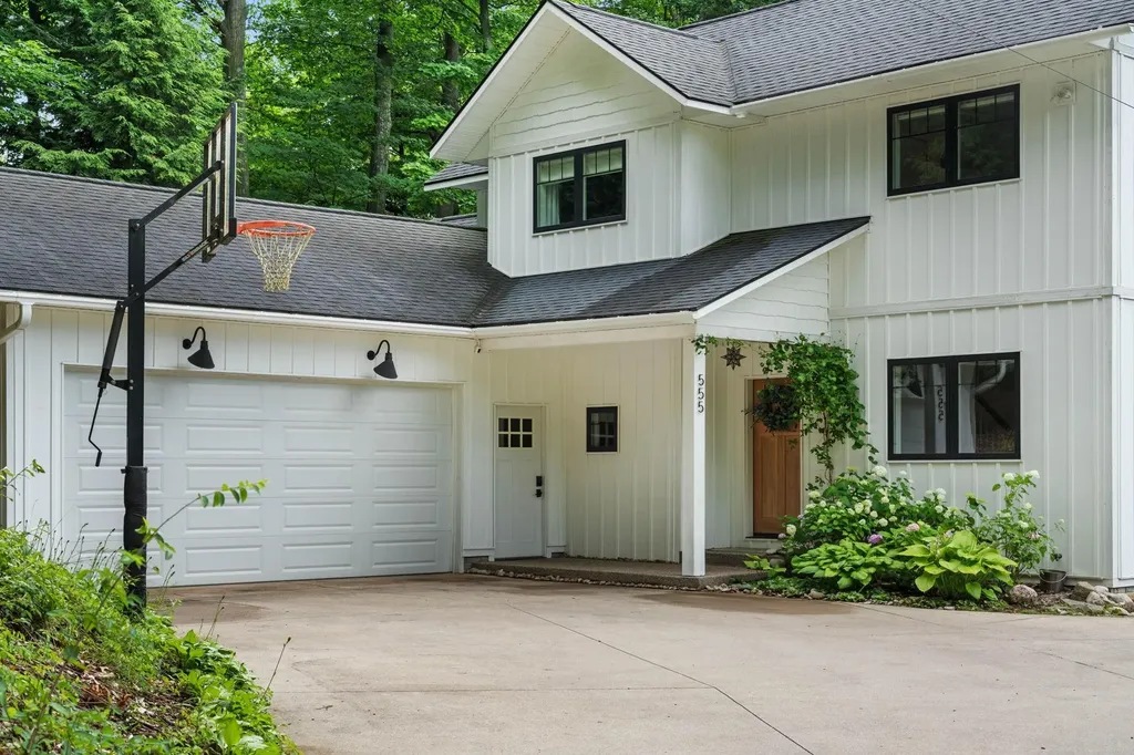555 Graystone Road Peninsula Township MI 49686