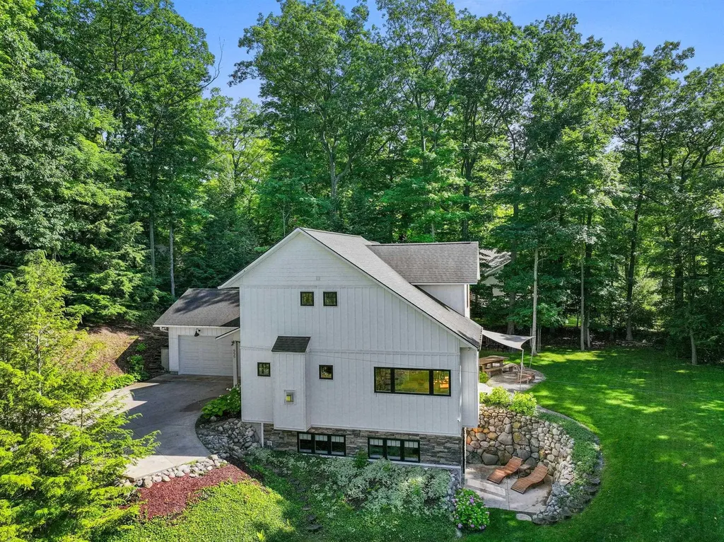 555 Graystone Road Peninsula Township MI 49686