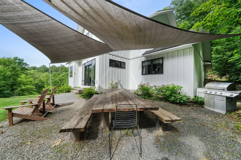 555 Graystone Road Peninsula Township MI 49686