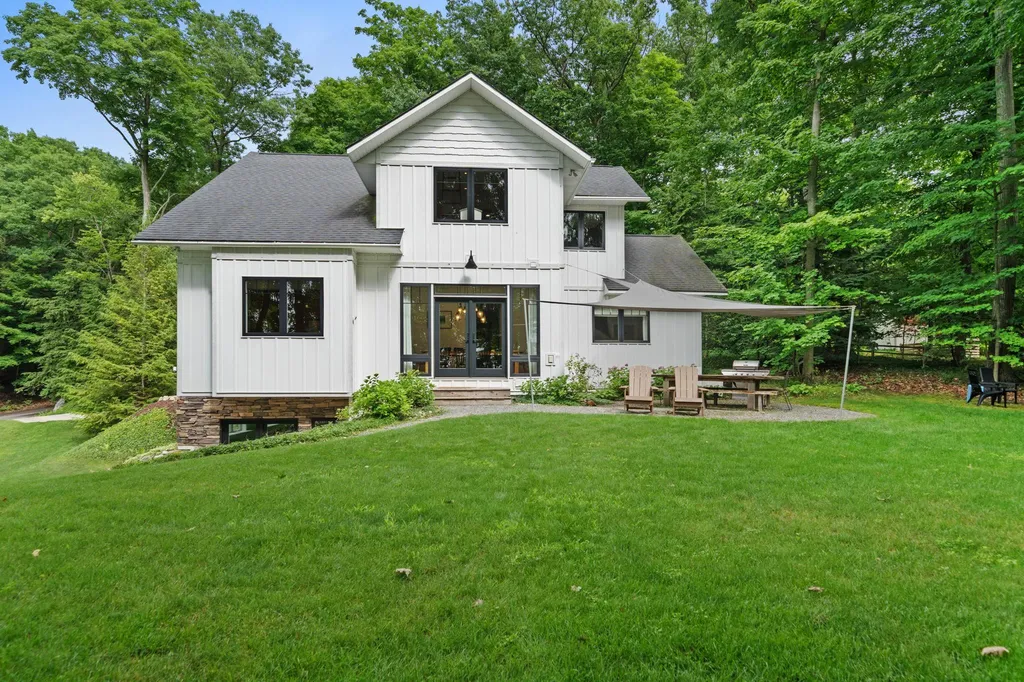 555 Graystone Road Peninsula Township MI 49686