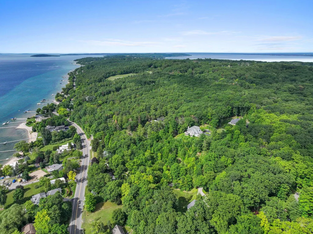 555 Graystone Road Peninsula Township MI 49686