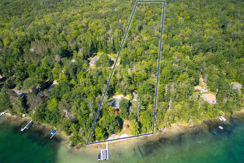 6430 W Blue Lake Road, NE Blue Lake Township MI 49646