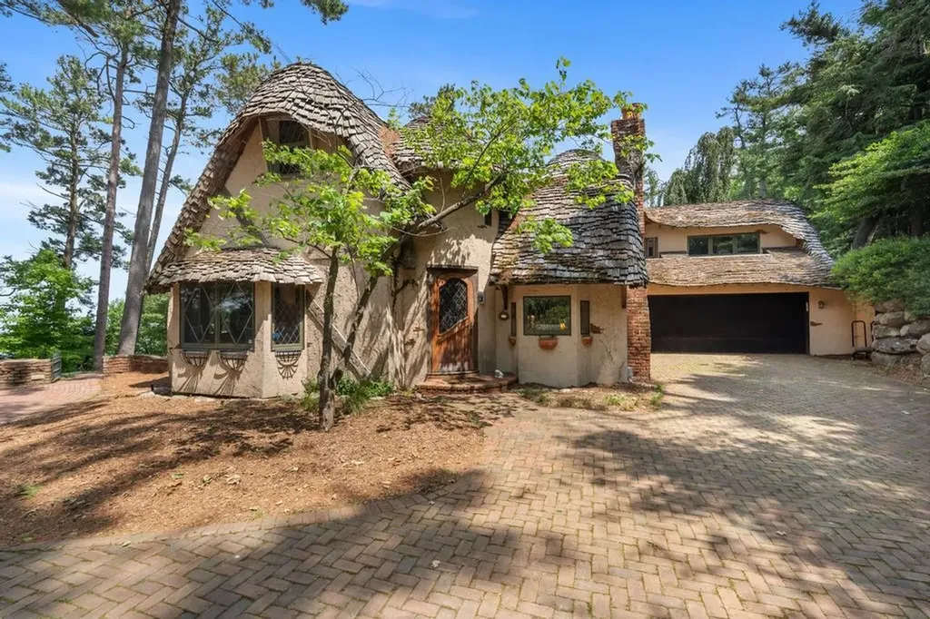 13987 Division Street Charlevoix Township MI 49720