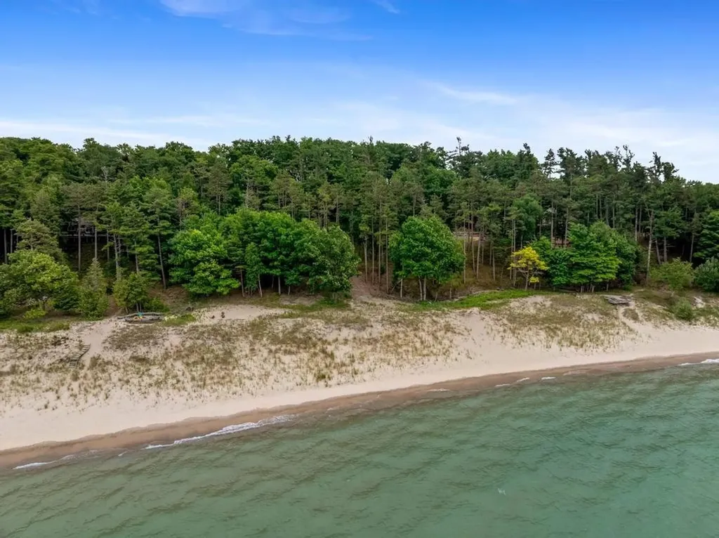 13987 Division Street Charlevoix Township MI 49720
