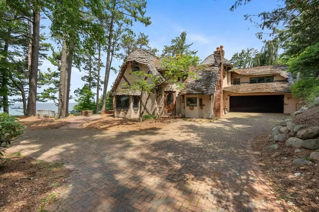 13987 Division Street Charlevoix Township MI 49720