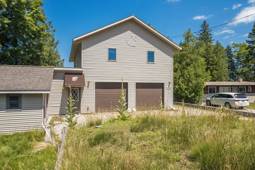 7516 Crystal Beach Road Clearwater Township MI 49676