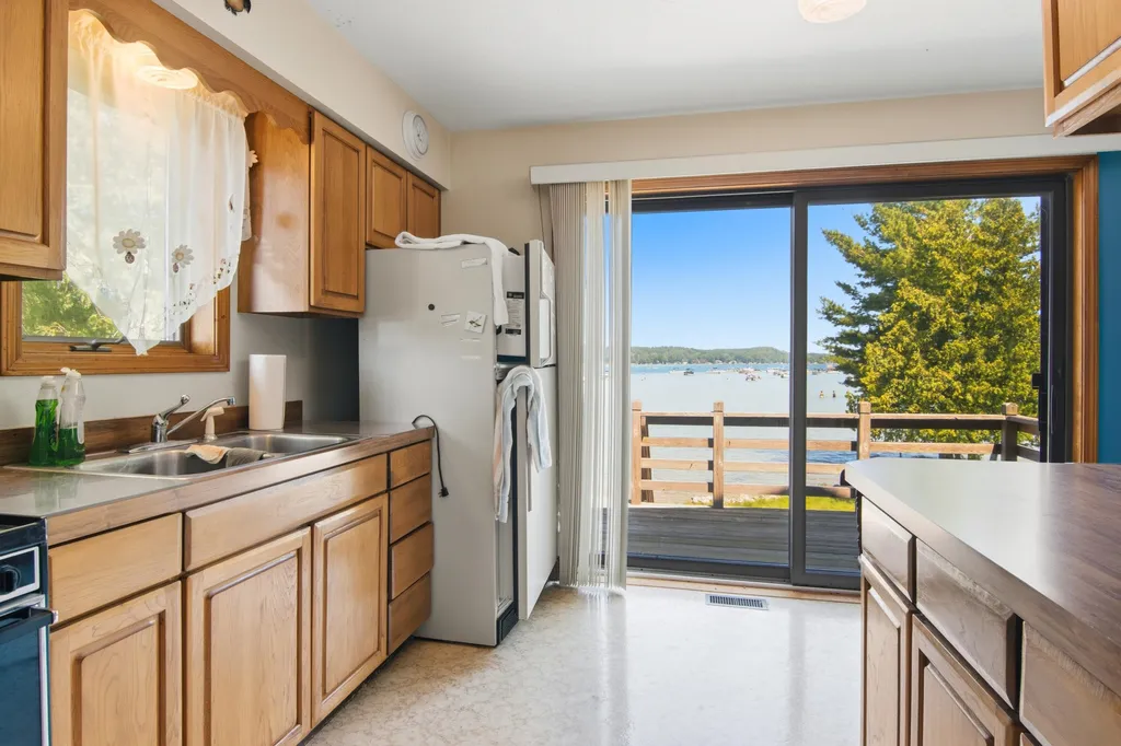 7516 Crystal Beach Road Clearwater Township MI 49676