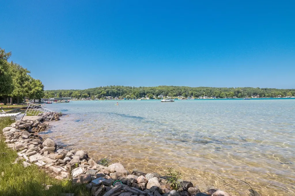 7516 Crystal Beach Road Clearwater Township MI 49676