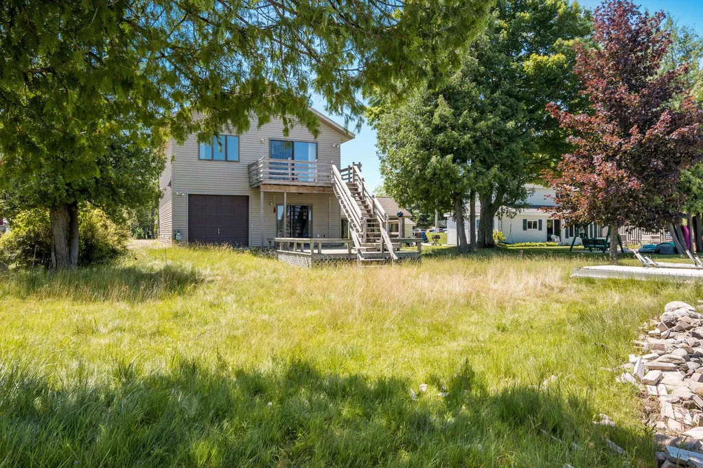 7516 Crystal Beach Road Clearwater Township MI 49676